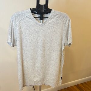 Kenneth Cole Light Gray V-Neck T-Shirt - Size L